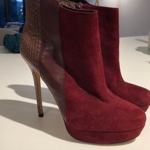 Maroon suede and alligator leather Booties